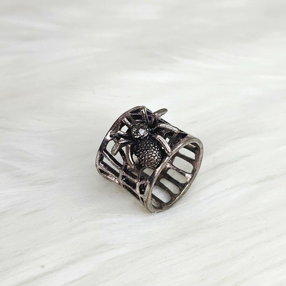 Y2K Rhinestone Hot Topic Jumping Spider Cobweb Web Black Cuff Ring Halloween - Picture 13 of 16